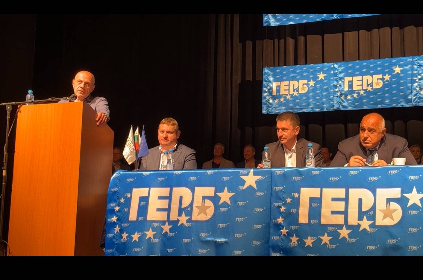  Томислав Дончев на срещата в Кюстендил 